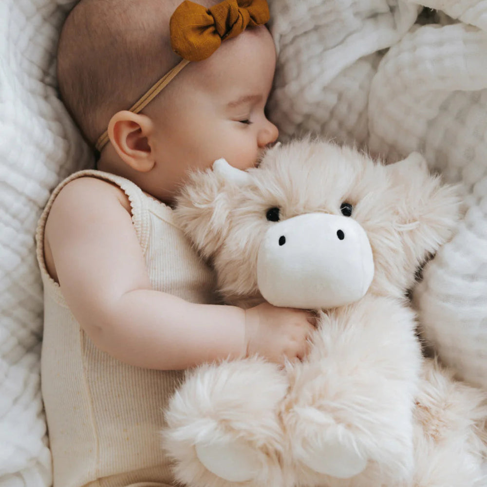 Snuggle Bunnies Hilda the Highland Cow